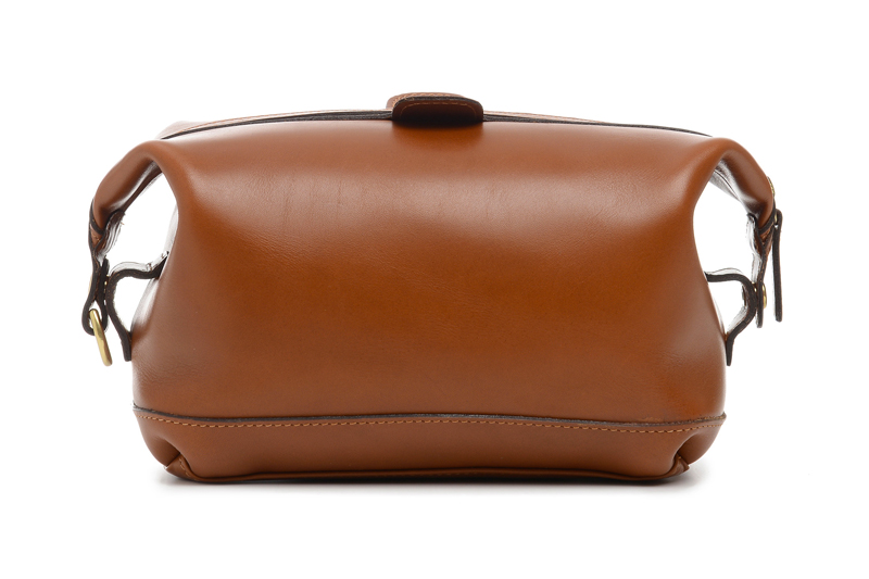 The Leather Dopp Kit You Need In Your Life - The Primary Mag